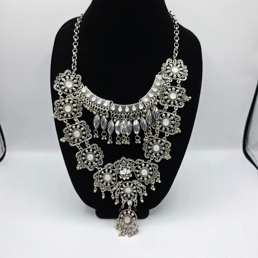 Vintage Womens Silver Tone White Stone Flower Bib Statement Necklace‎ 32"